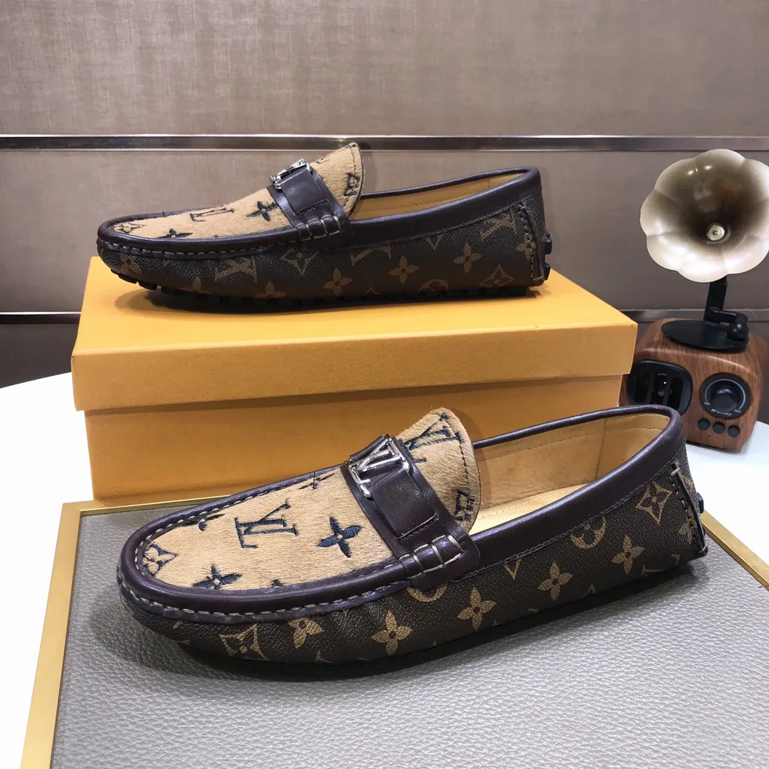 Men's men's shoes 💰420💰 [LV Doudou shoes] (water-dyed cowhide lining) new model is on the market, available on the official website. The new Doudou shoes are processed into single-color materials, and the uppers are made of imported cowhide material. The body of the shoe is fully hemmed with mark thread, and is lined with imported original cowhide leather. The elegant shoe shape is super suitable for all-matching, and the size is 38-44.